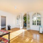 casa de férias no Danúbio para grandes grupos com interior fresco e acolhedor